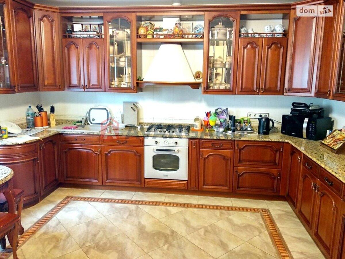 �������, 586 ��.�. ���� 6