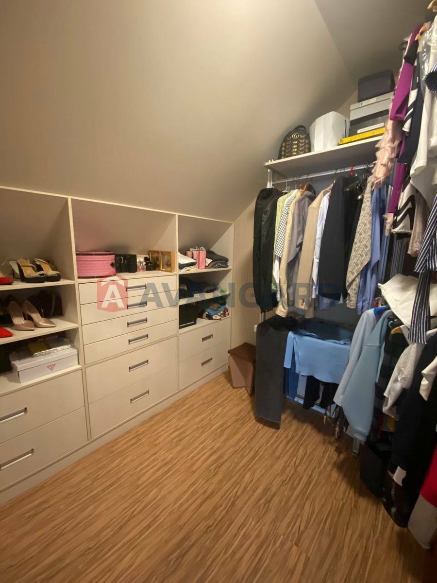 �������, 275 ��.�. ���� 8