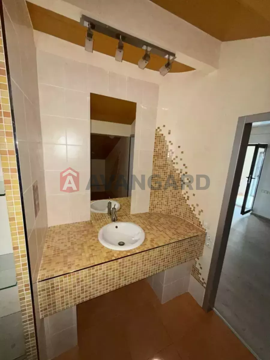 �������, 240 ��.�. ���� 6