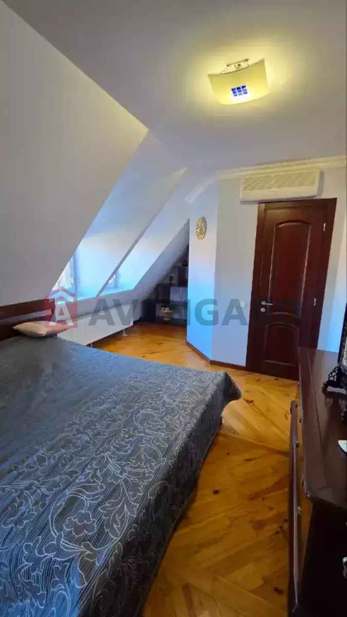 �������, 320 ��.�. ���� 10