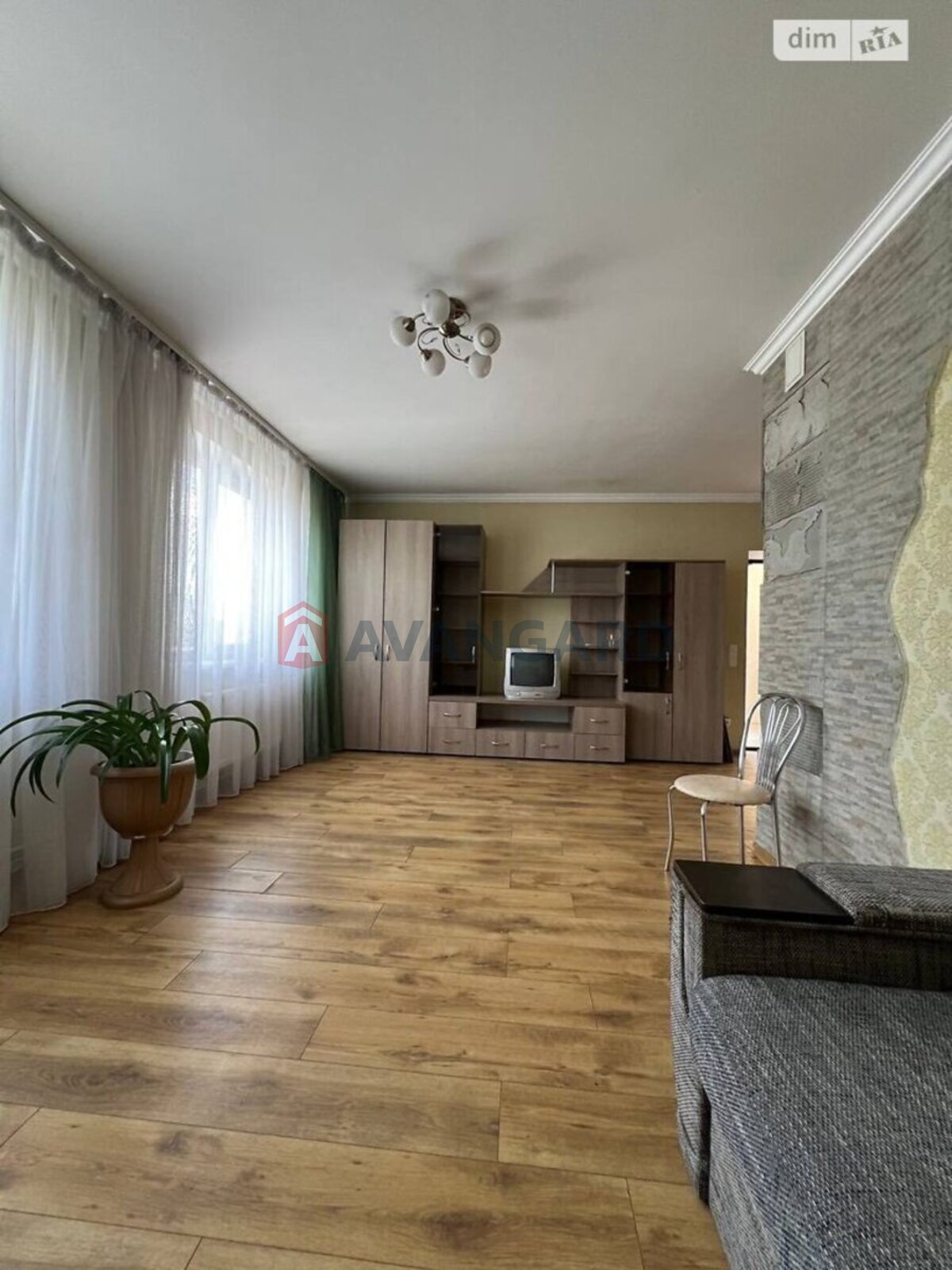 �������, 134 ��.�. ���� 1