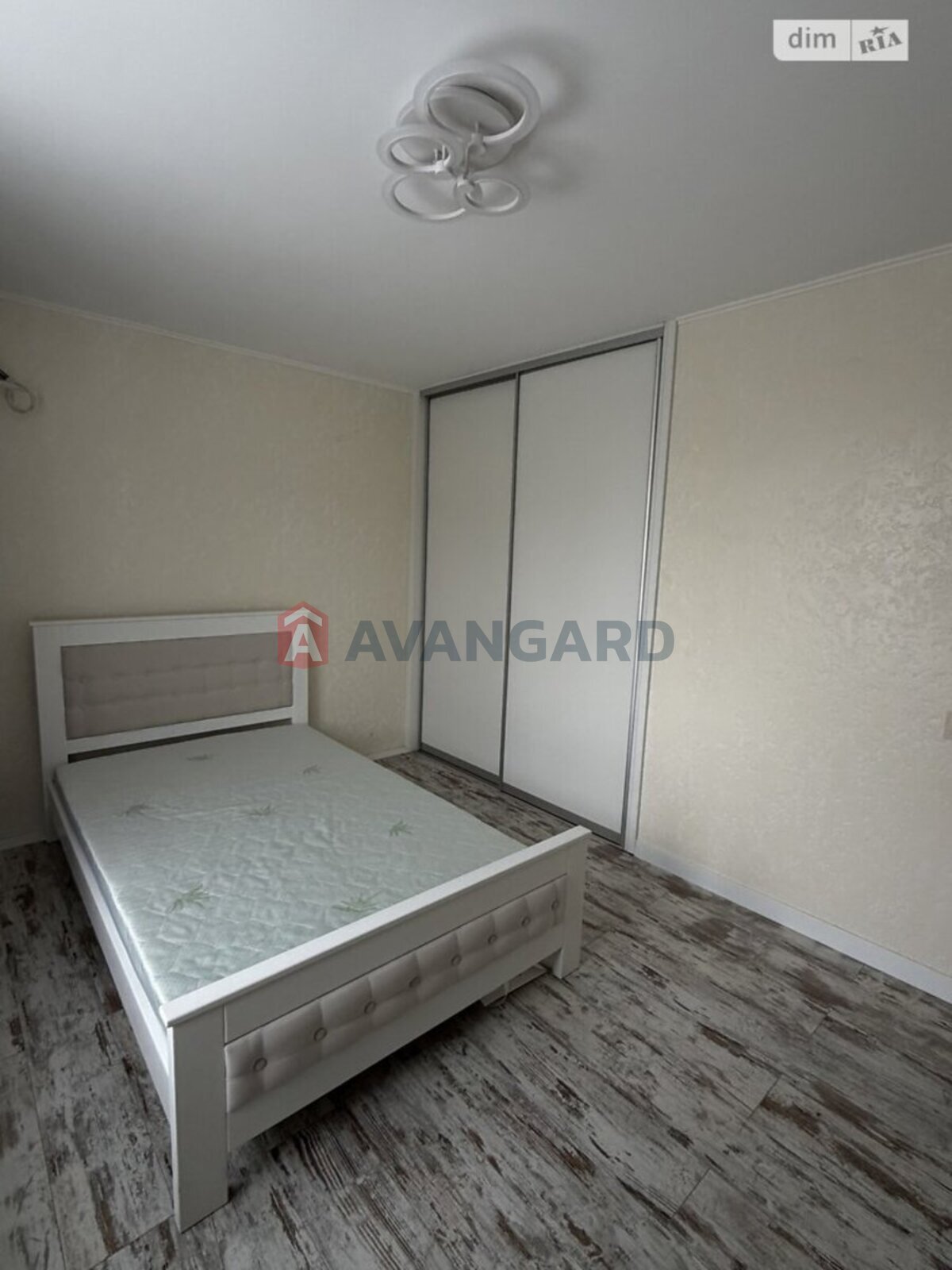 ��������, 76 ��.�. ���� 3