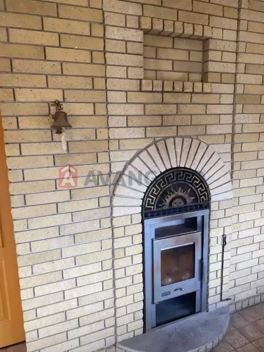 ����, 100 ��.�. ���� 20