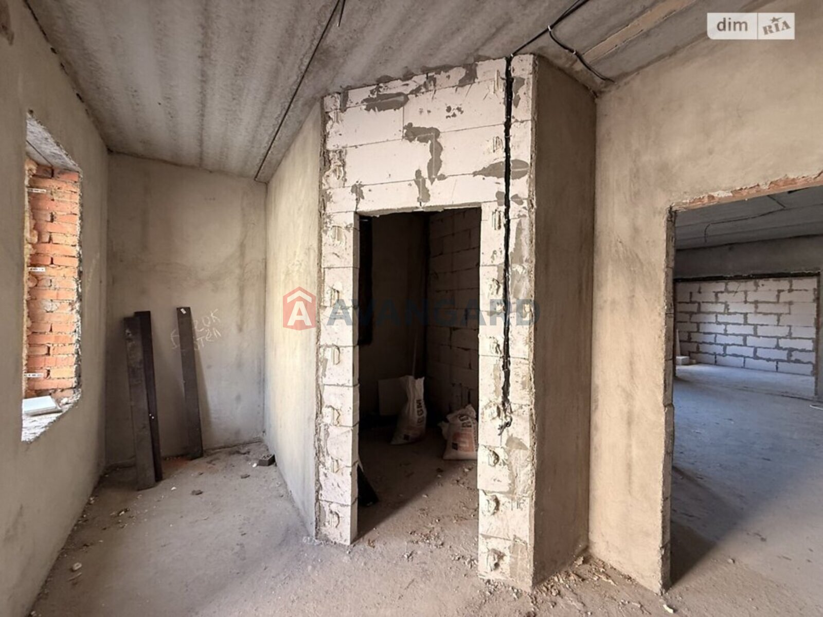 ��������, 100 ��.�. ���� 16