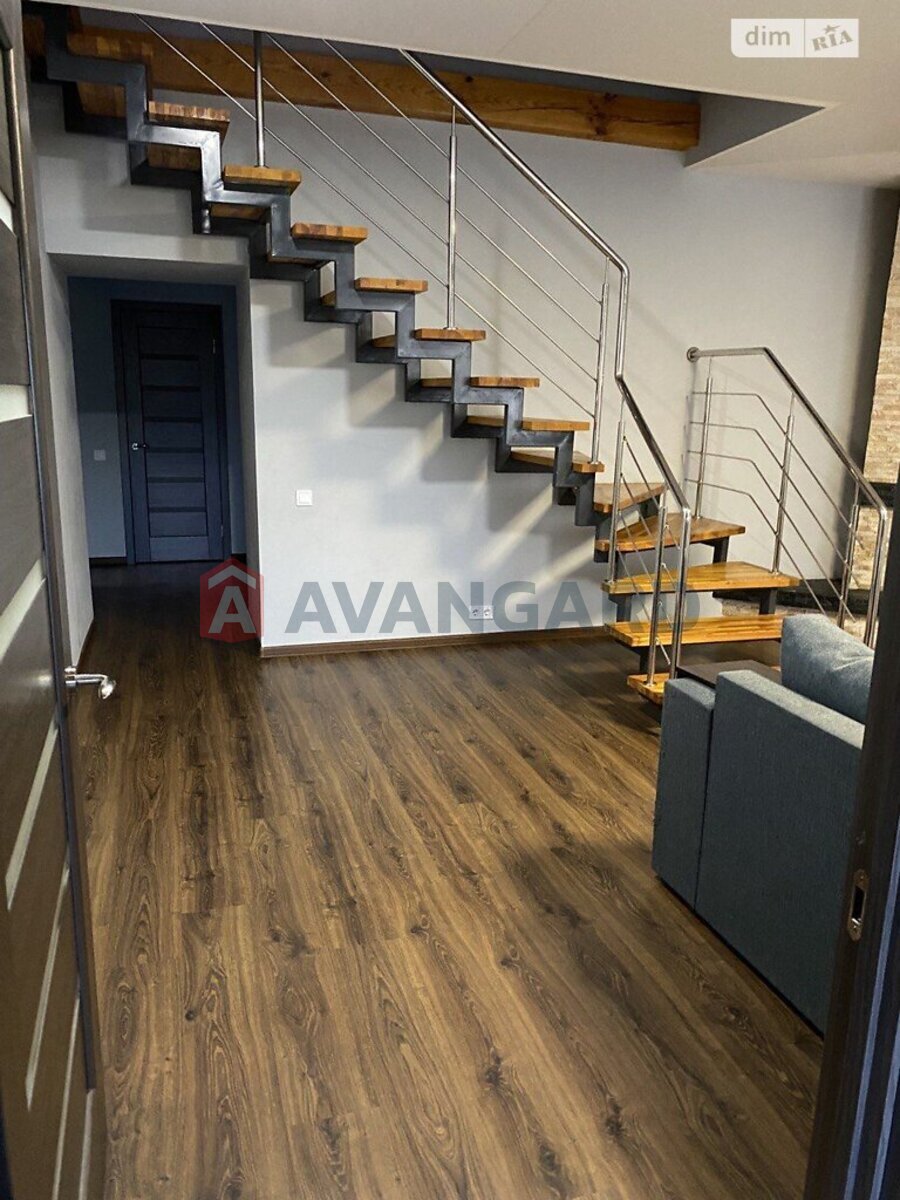 �������, 105 ��.�. ���� 4