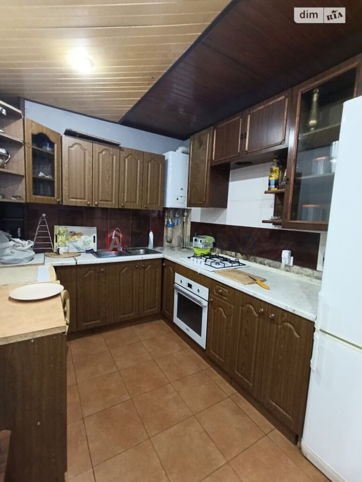 �������, 100 ��.�. ���� 20