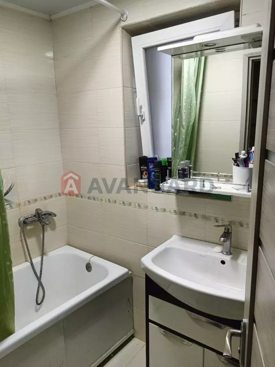 ������� �������, 54 ��.�. ���� 8