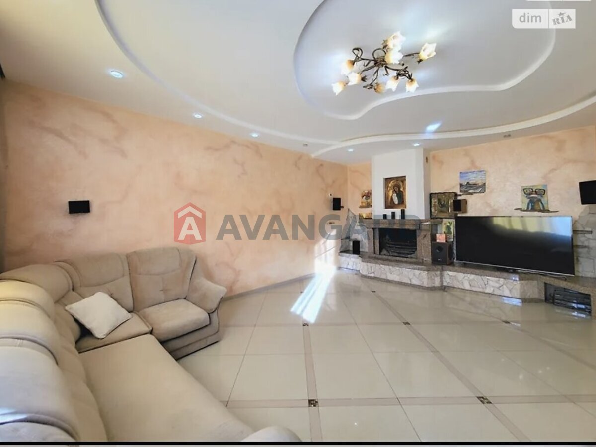 �������, 240 ��.�. ���� 12