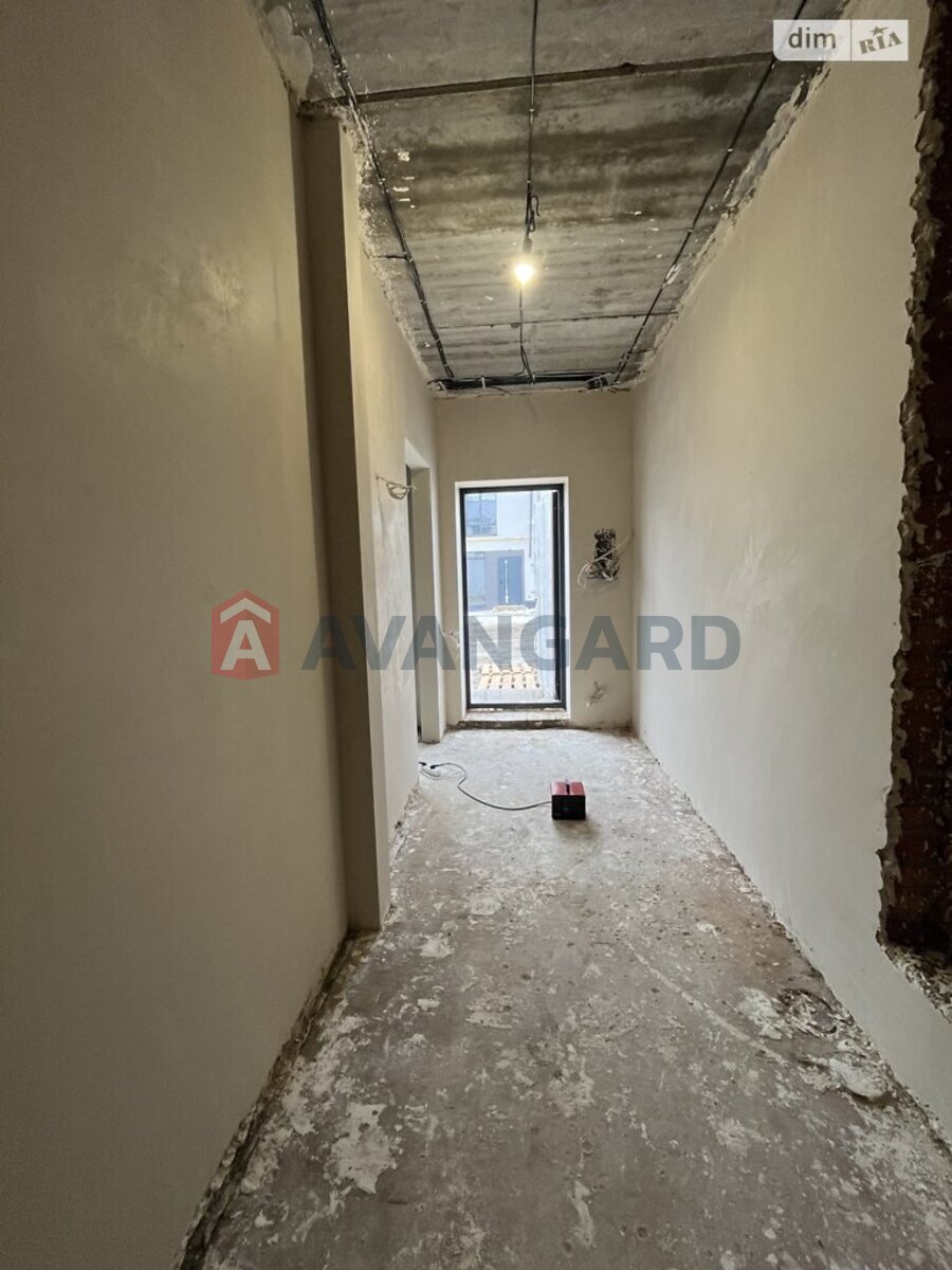 ��������, 70 ��.�. ���� 9