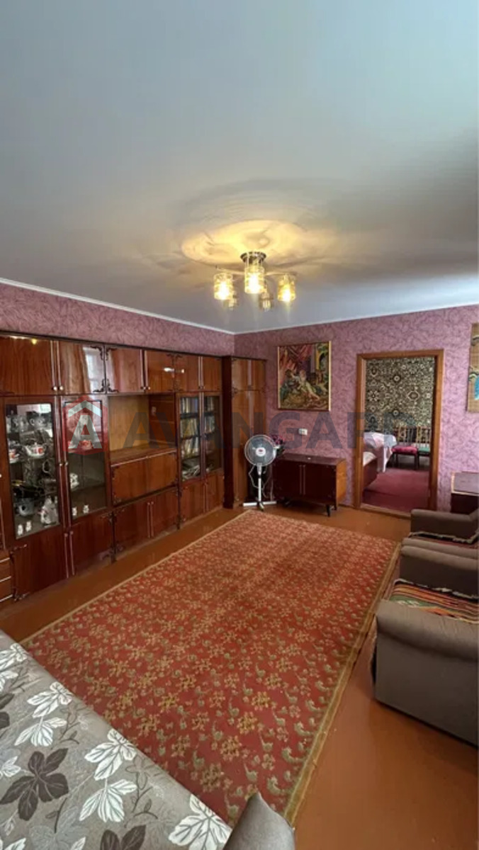 ������� �������, 77 ��.�. ���� 10