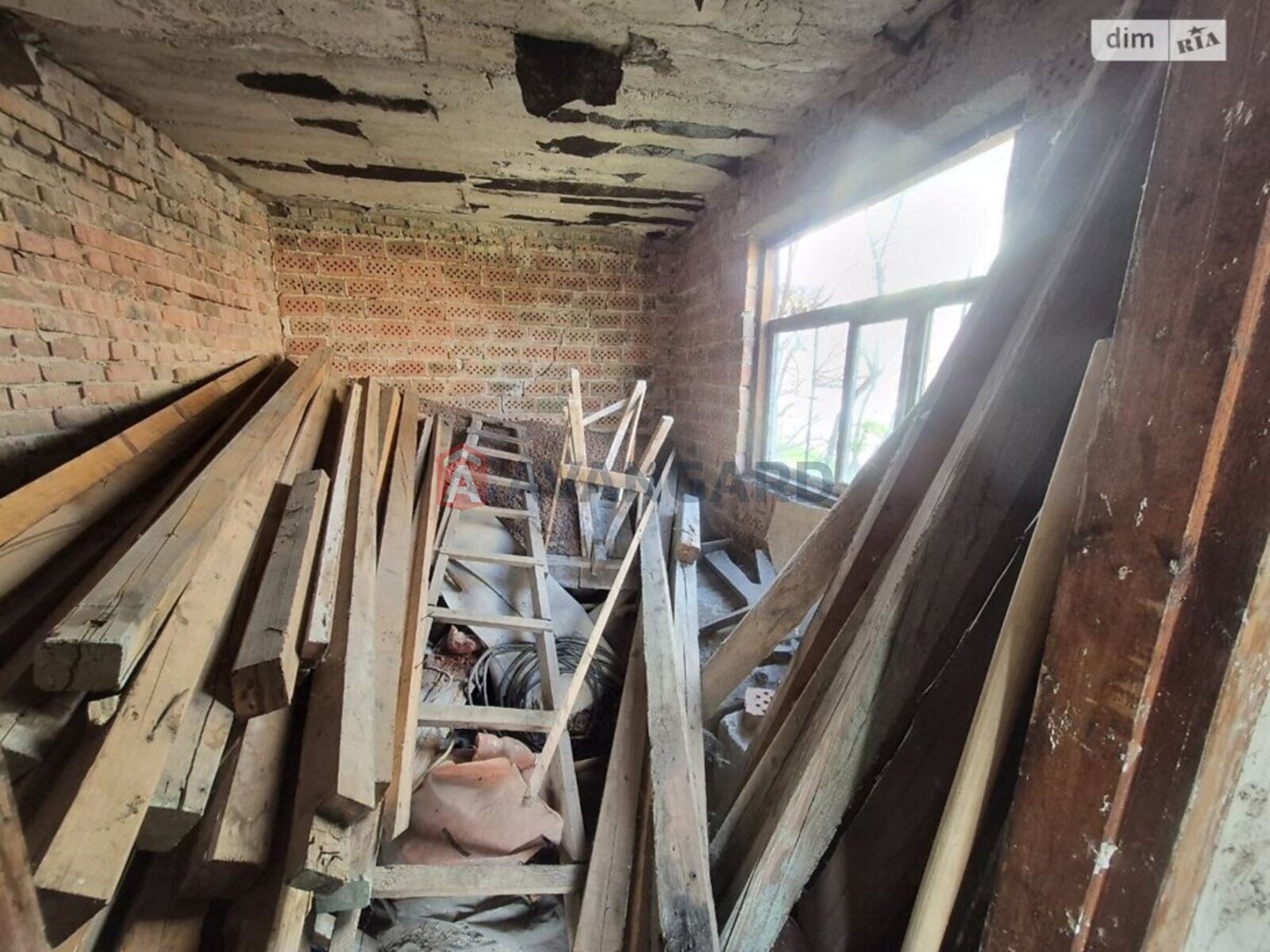 �������, 100 ��.�. ���� 11