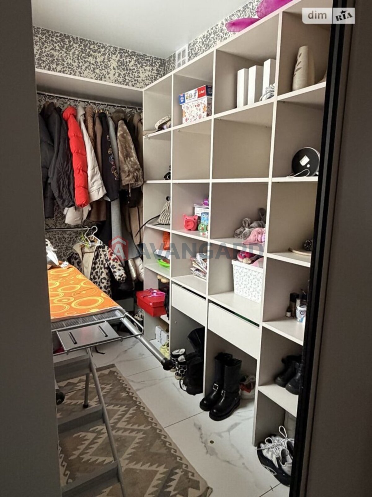 ��������, 76 ��.�. ���� 8