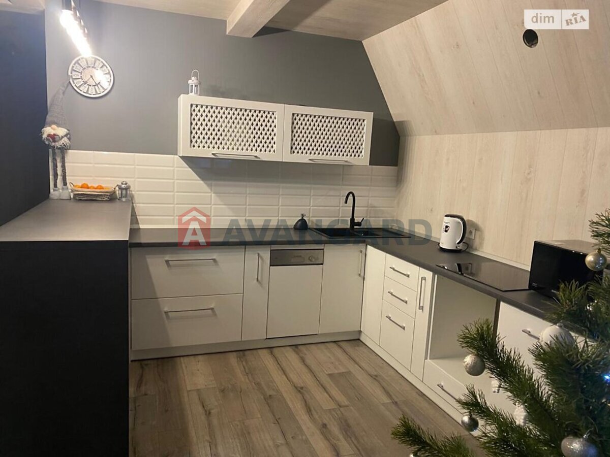 �������, 90 ��.�. ���� 8