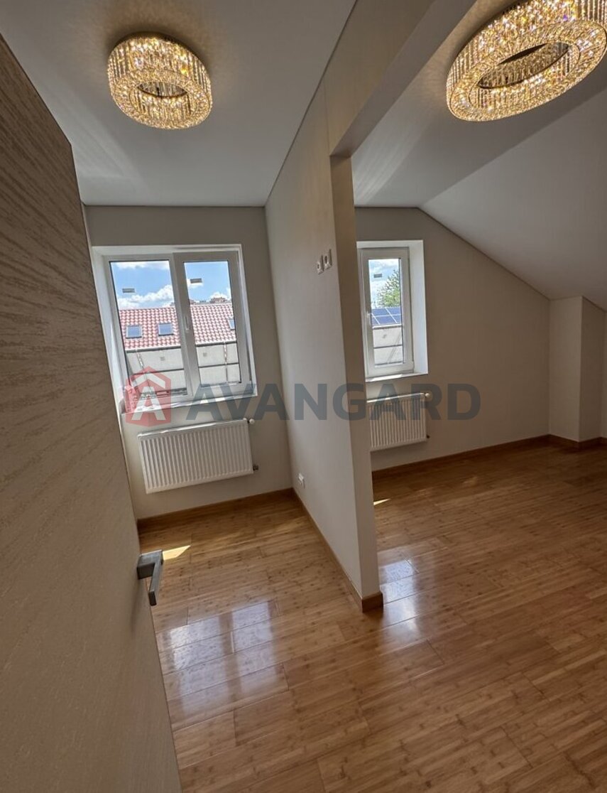 ��������, 104 ��.�. ���� 12