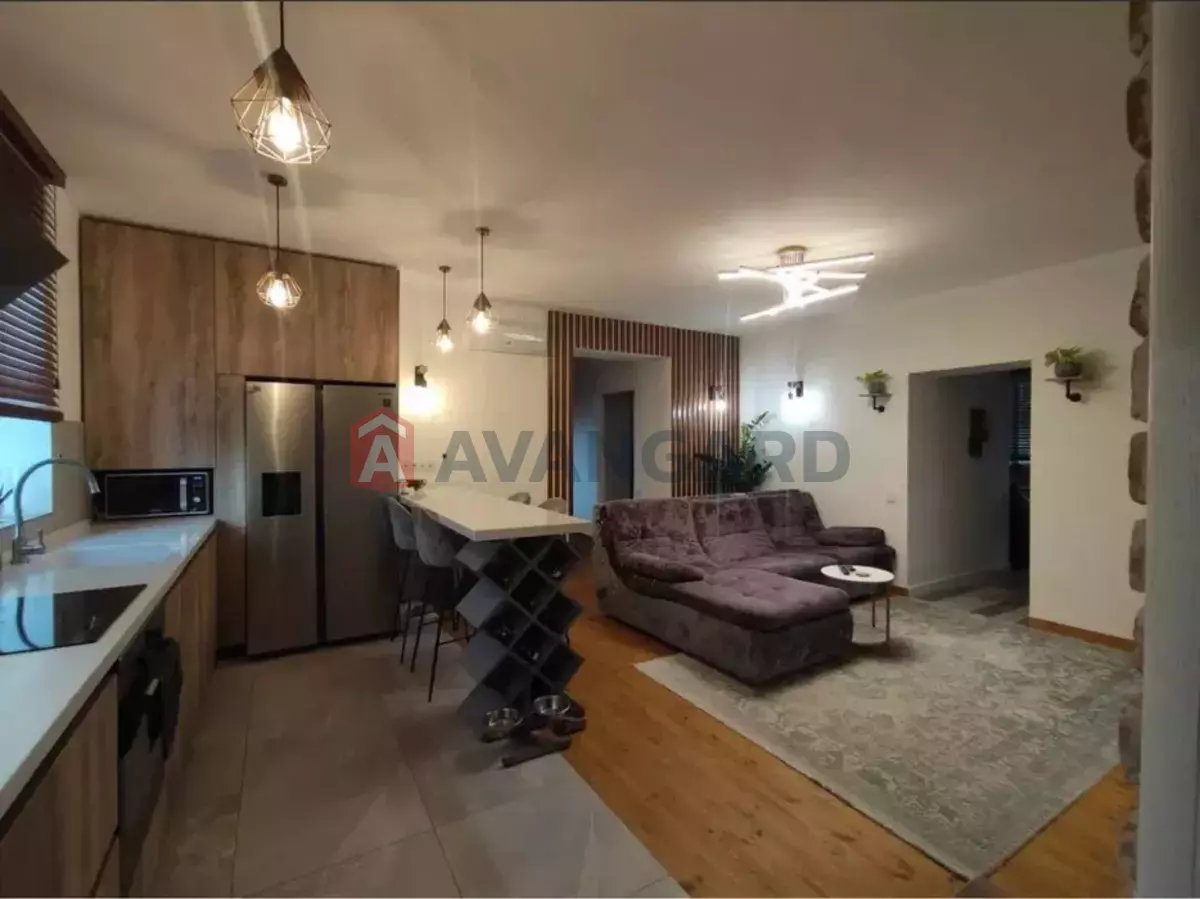 �������, 200 ��.�. ���� 10