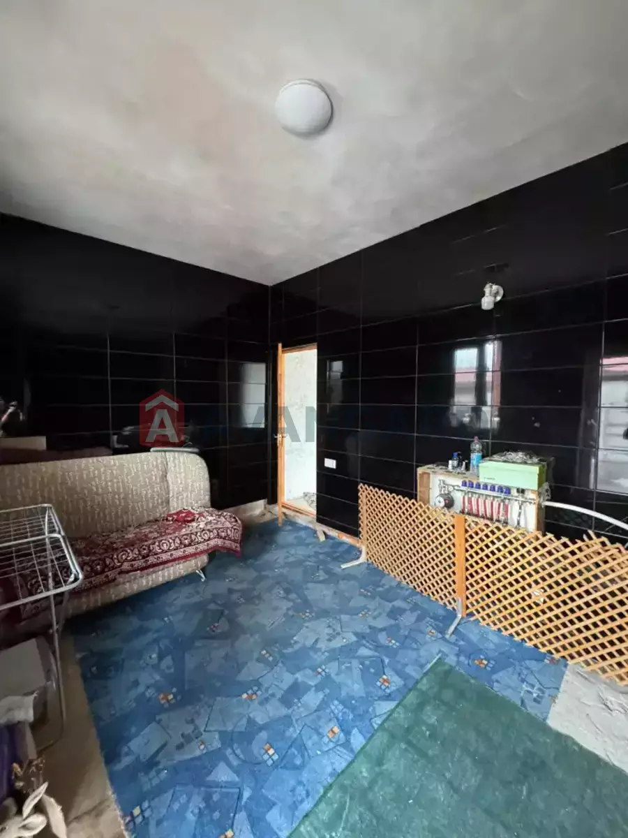 �������, 130 ��.�. ���� 12