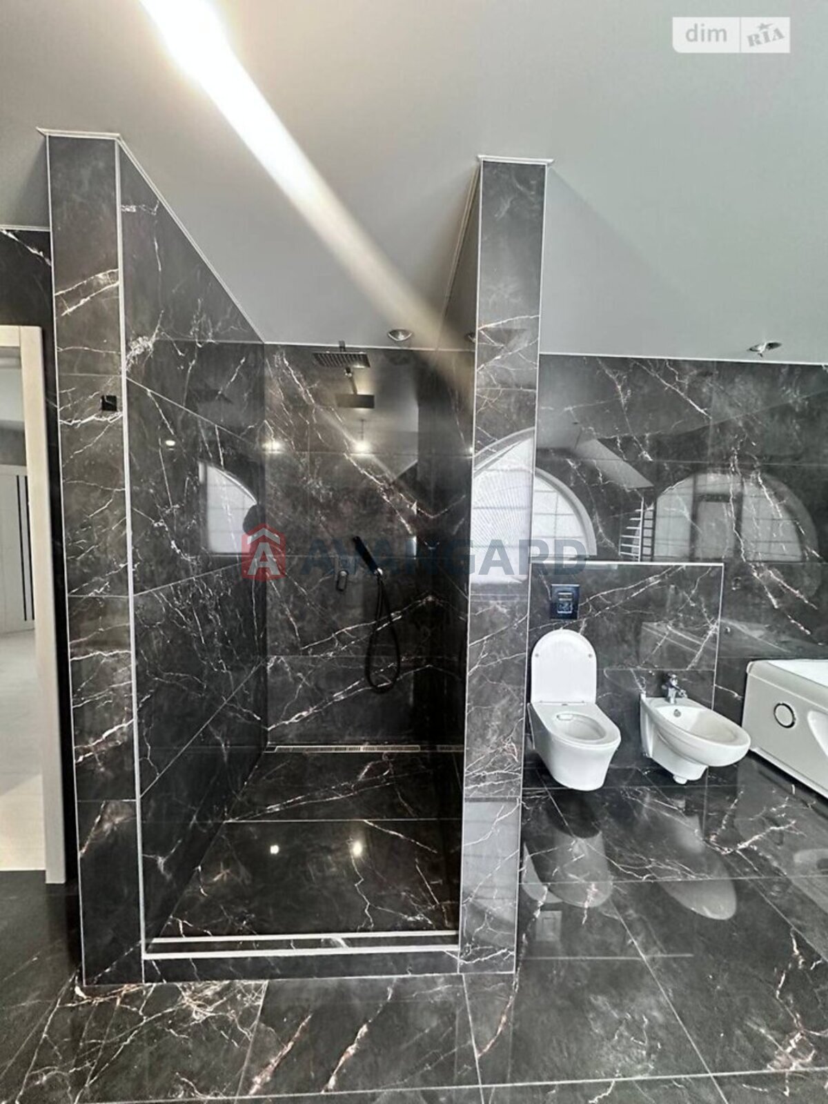 ������� �������, 206 ��.�. ���� 12