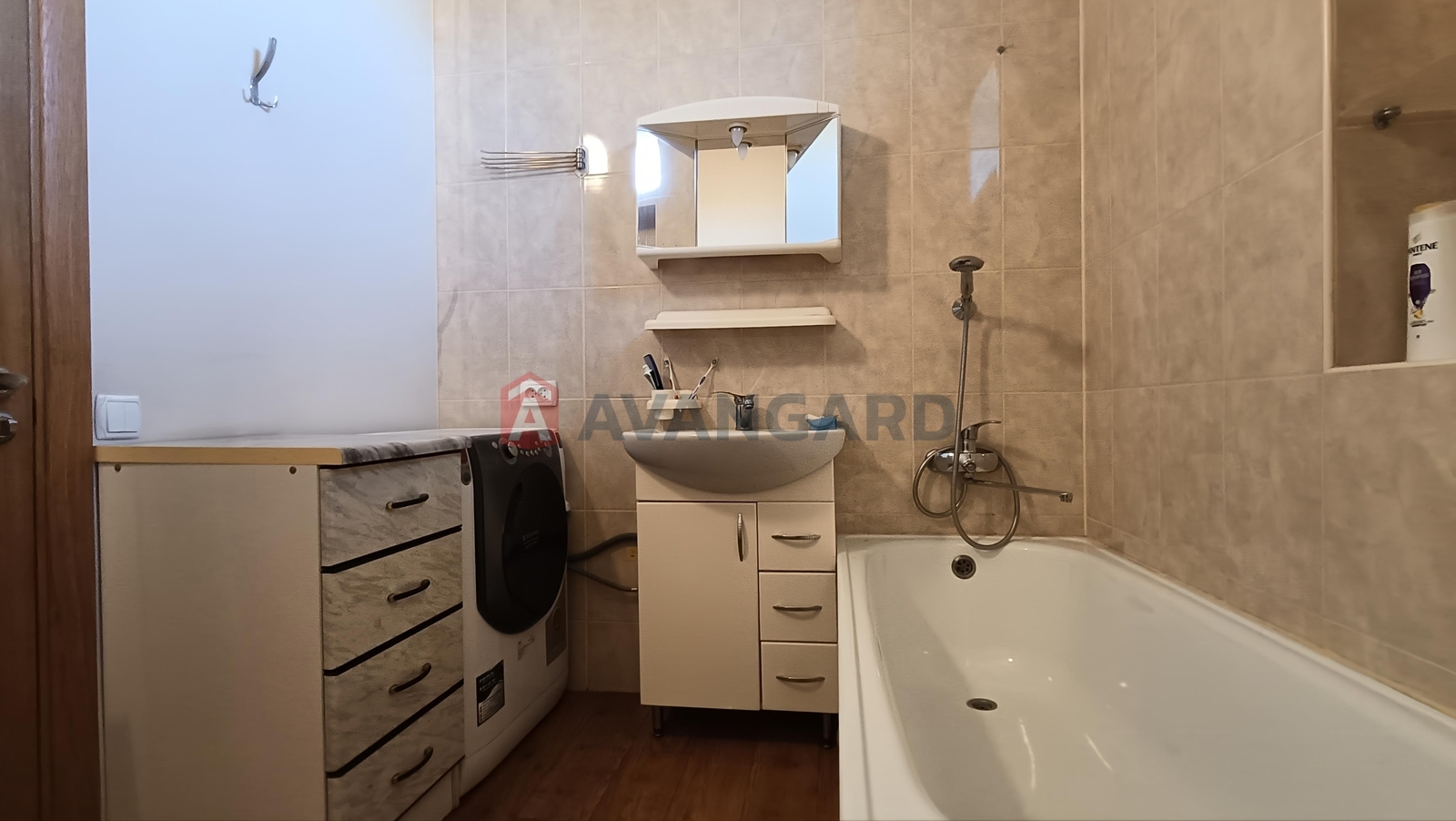 �������, 70 ��.�. ���� 8