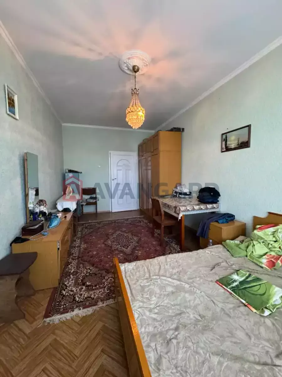 �������, 210 ��.�. ���� 10