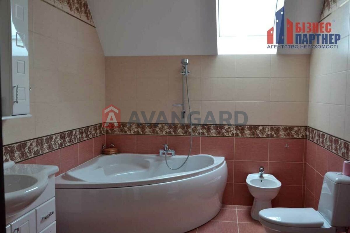 �������, 290 ��.�. ���� 13