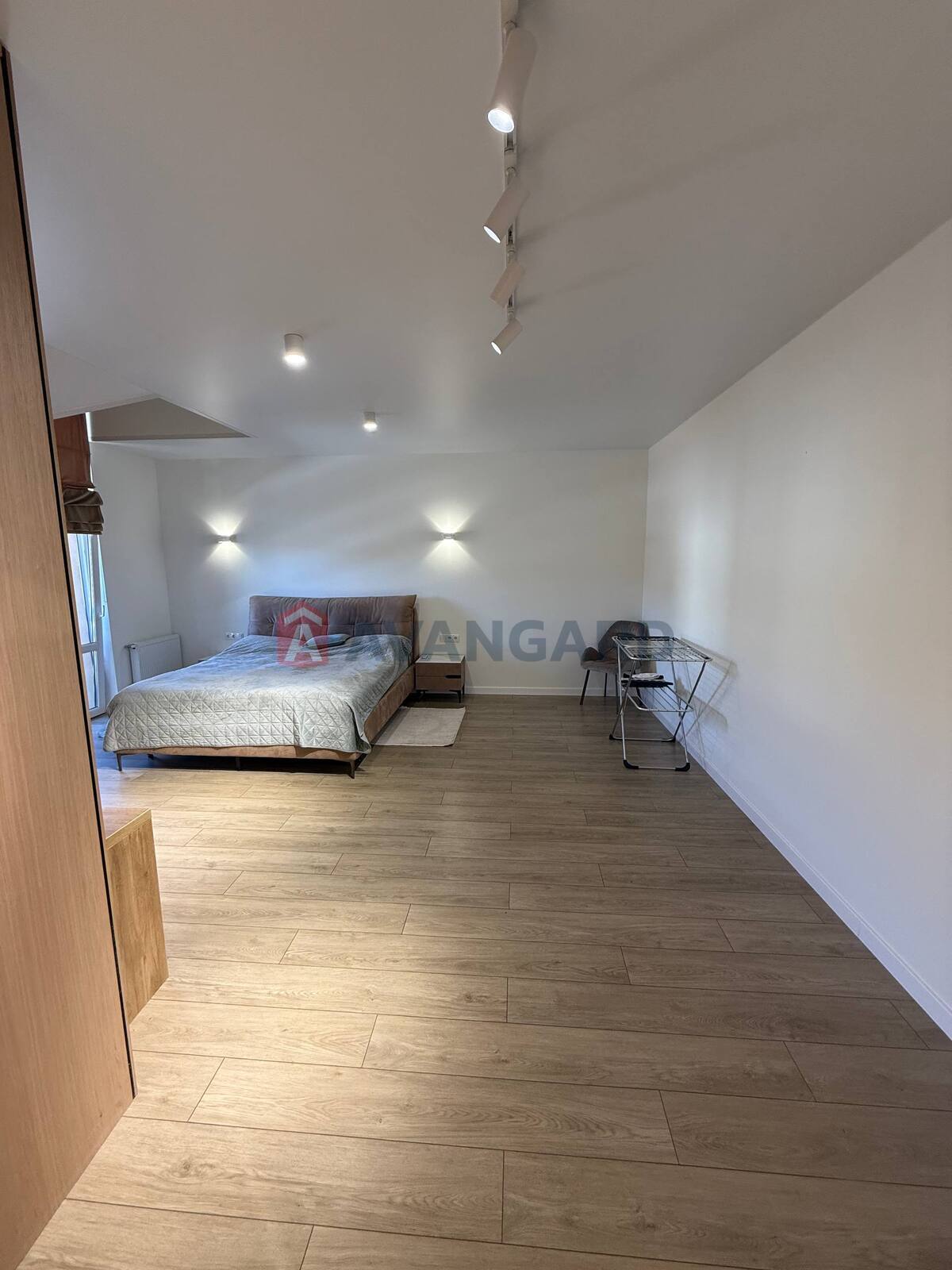 ��������, 170 ��.�. ���� 16