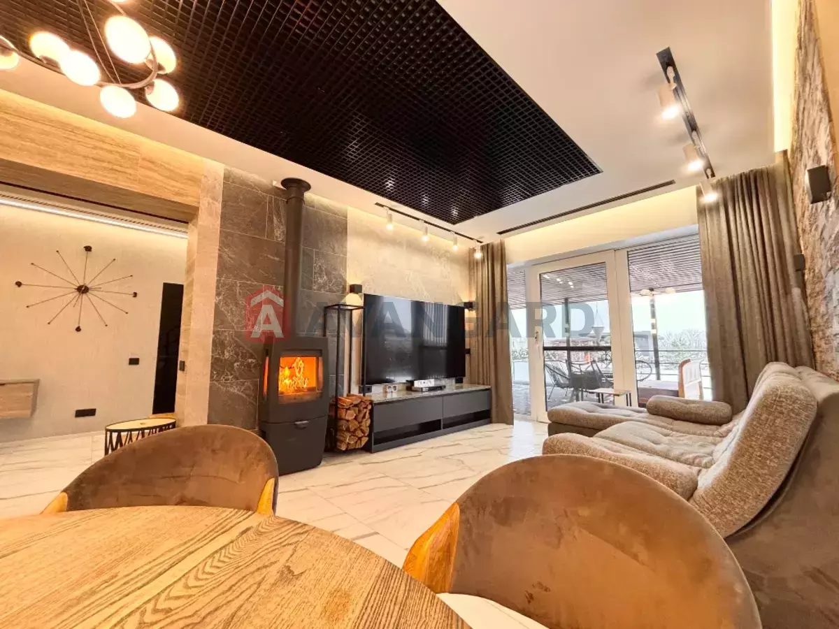 �������, 205 ��.�. ���� 7