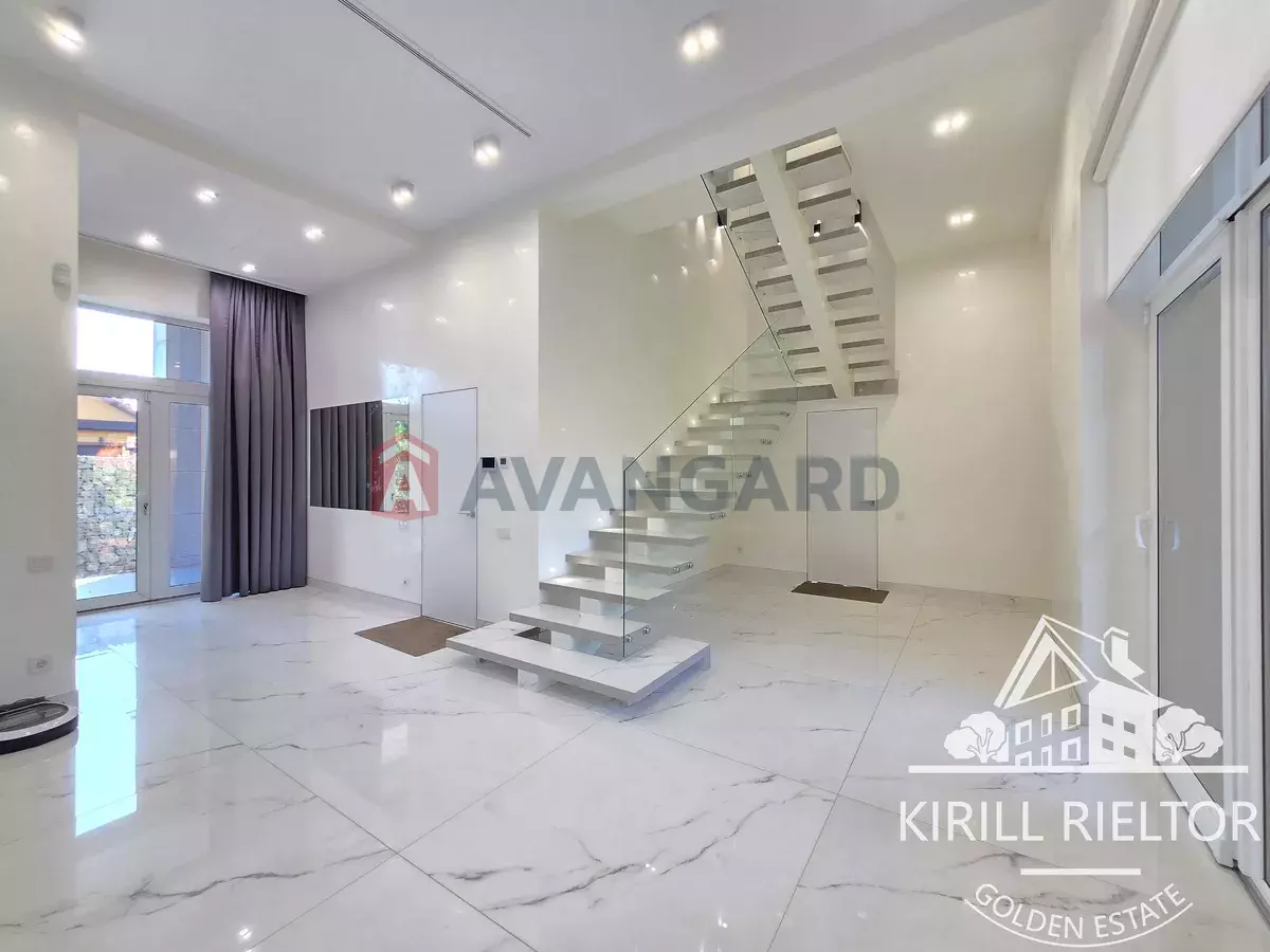 �������, 306 ��.�. ���� 12