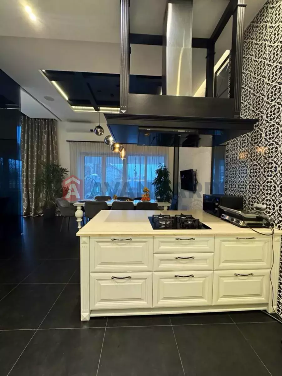 �������, 500 ��.�. ���� 5