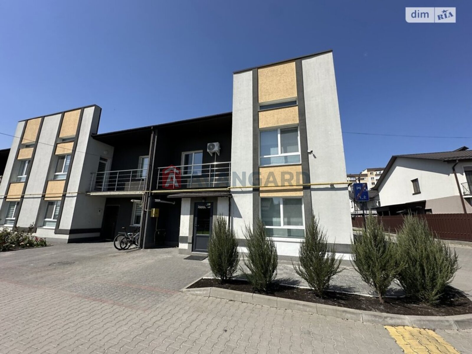 �������, 100 ��.�. ���� 3