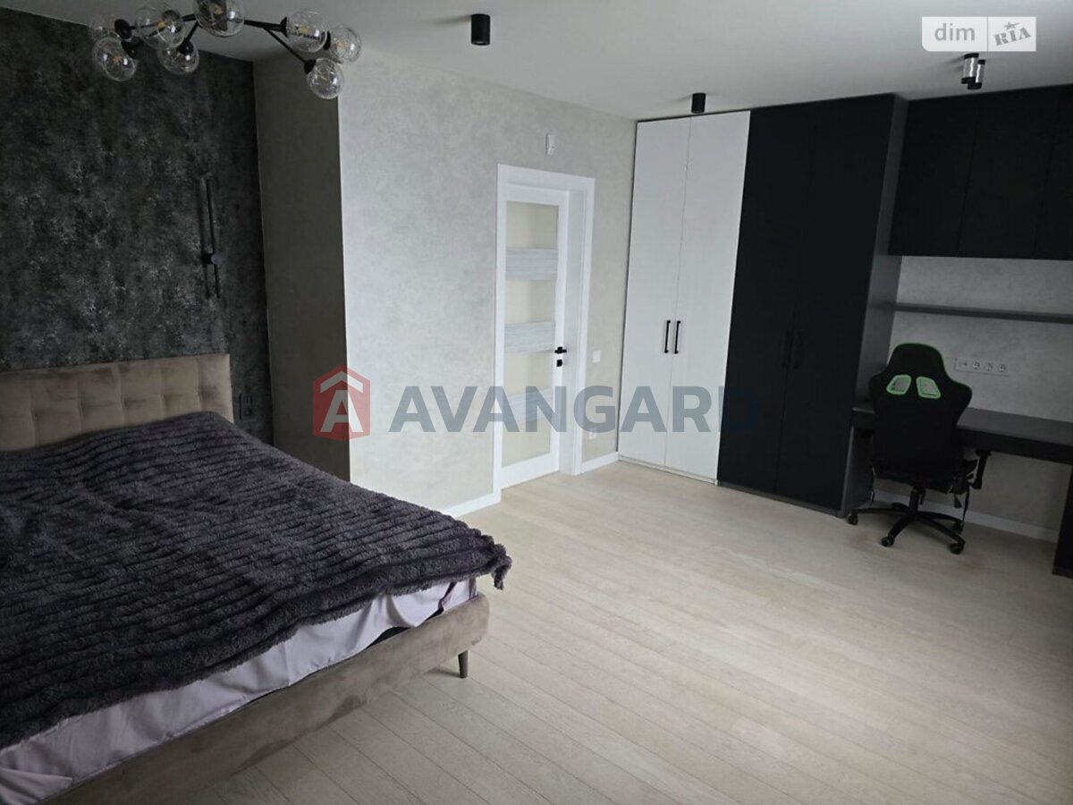 ���, 325 ��.�. ���� 10