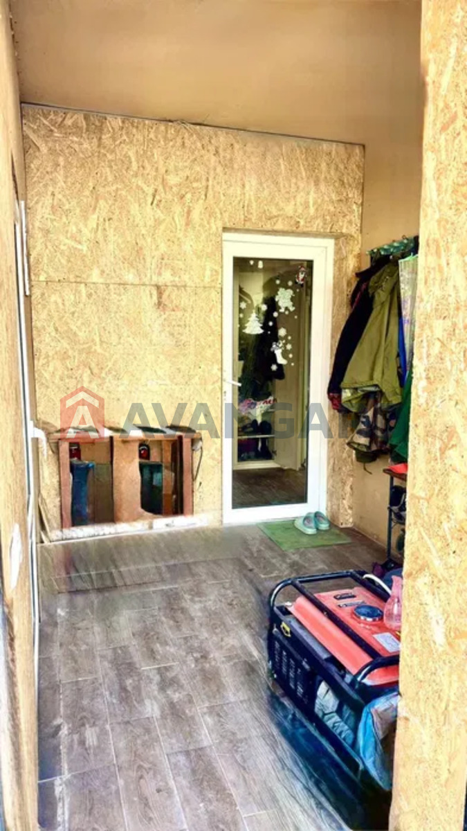 �������, 80 ��.�. ���� 12