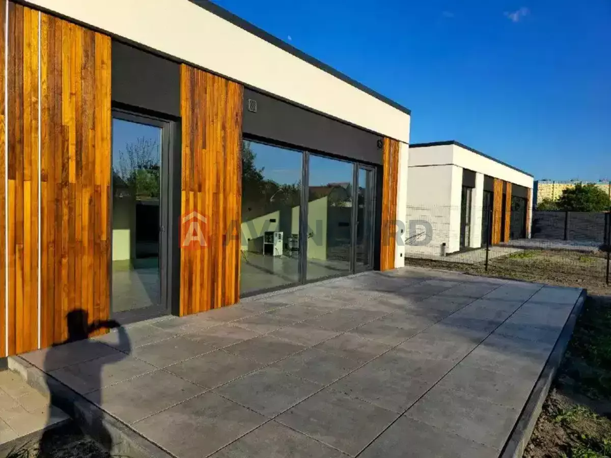 �������, 105 ��.�. ���� 7