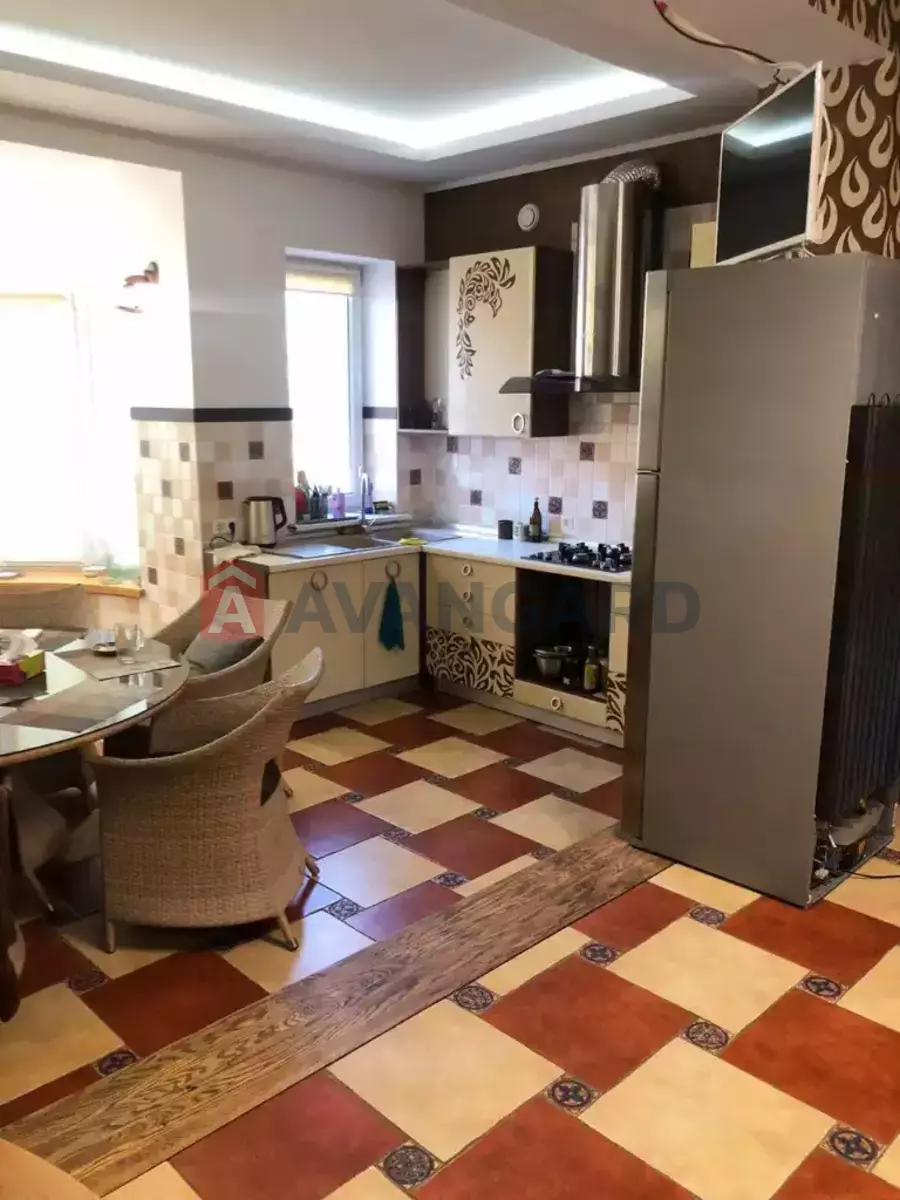 �������, 159 ��.�. ���� 10