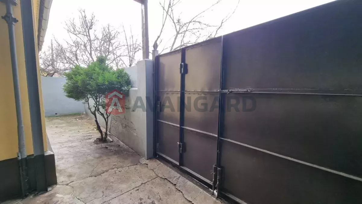 ������� �������, 75 ��.�. ���� 18