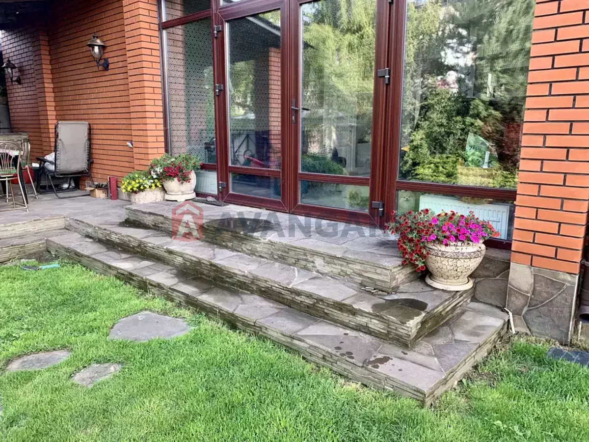 �������, 400 ��.�. ���� 23