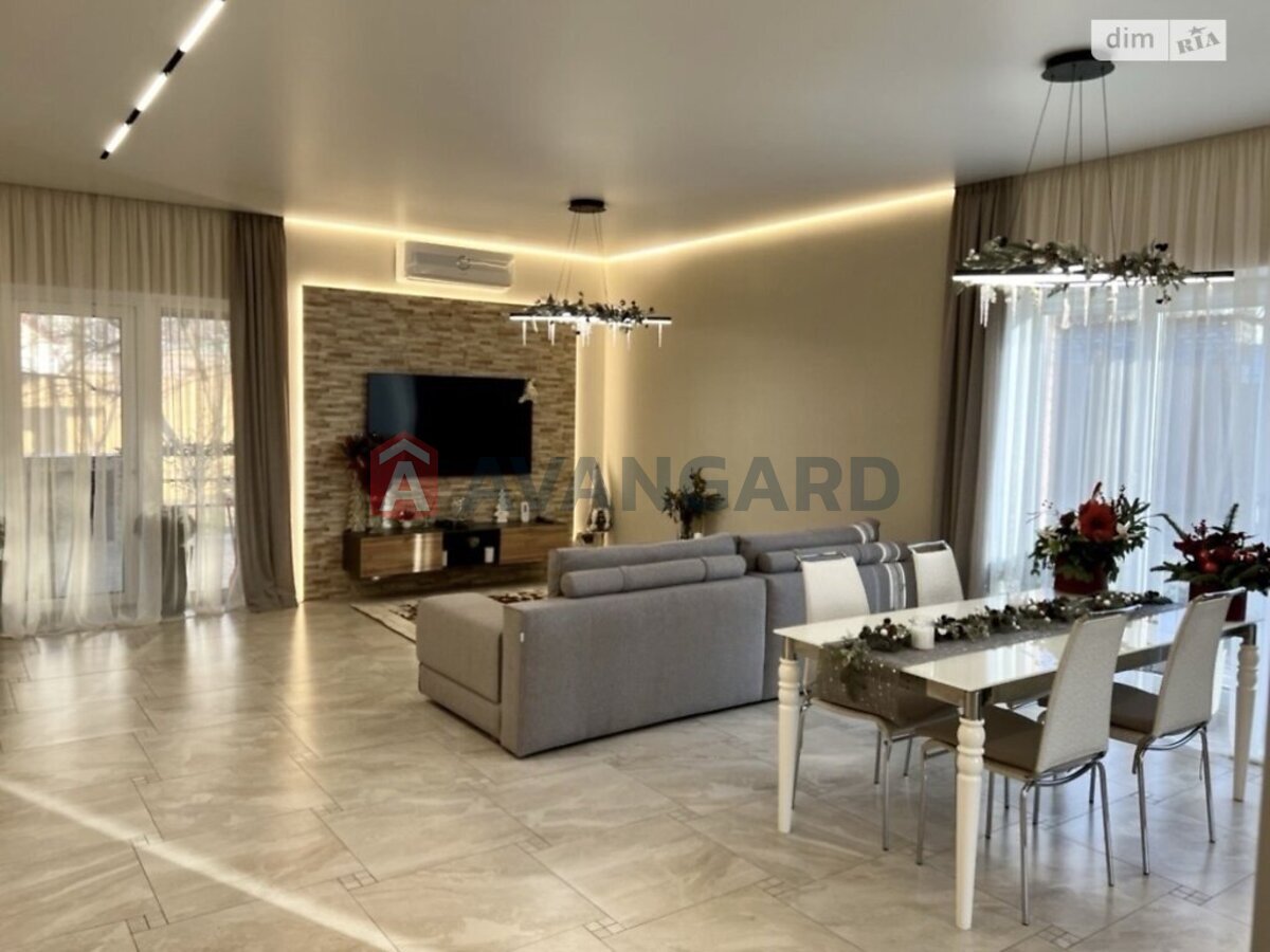 �������, 240 ��.�. ���� 4