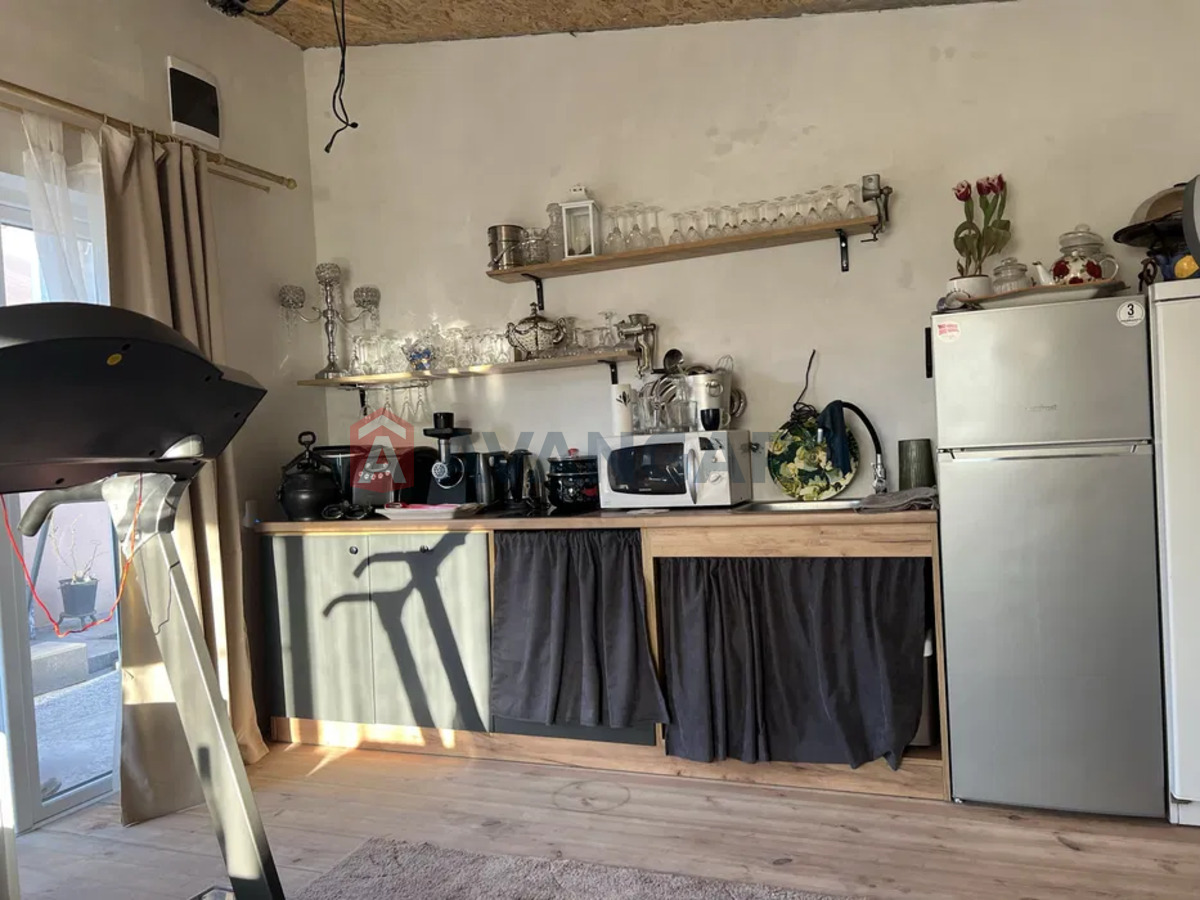 �������, 70 ��.�. ���� 19