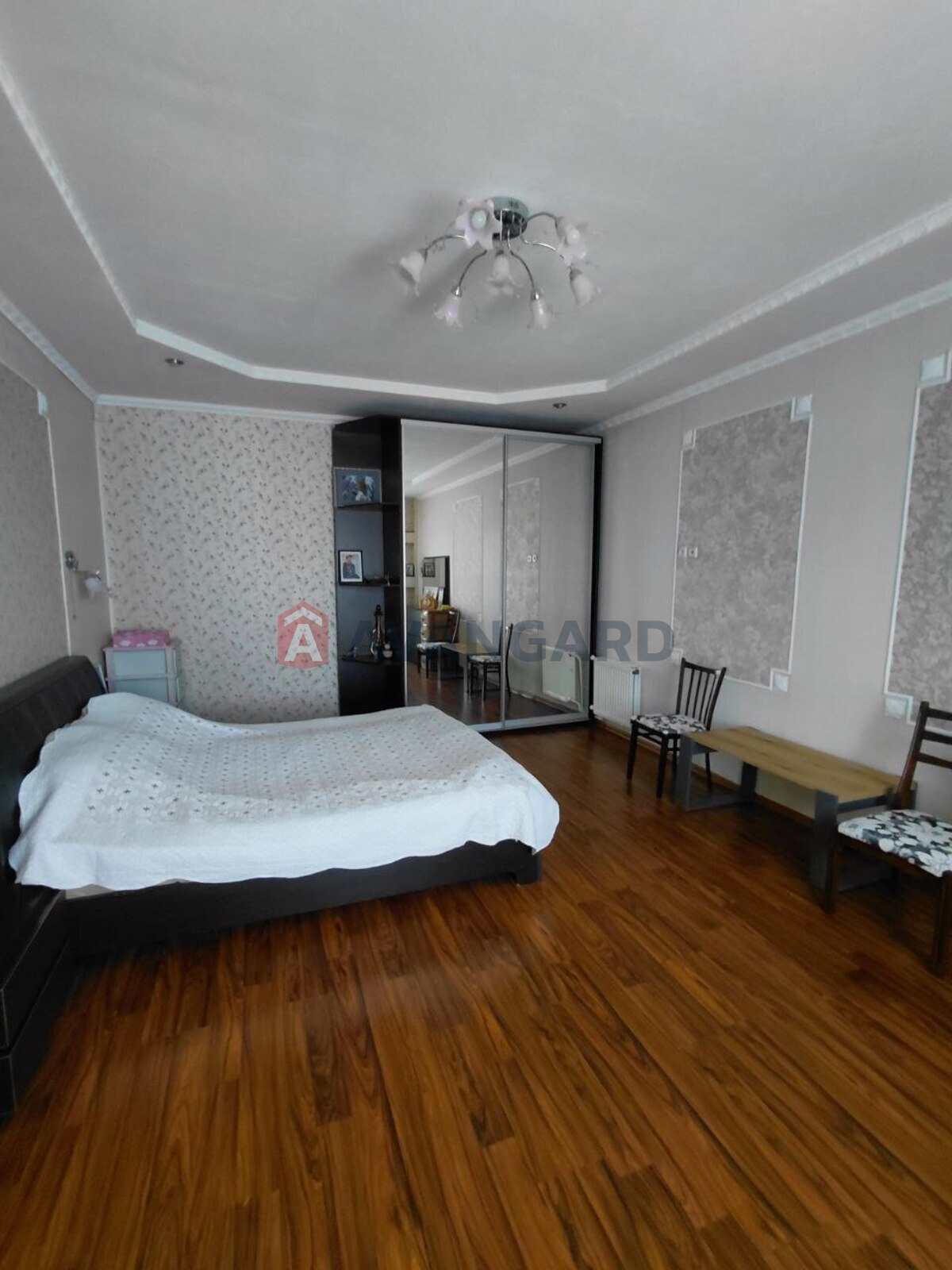 �������, 225 ��.�. ���� 13