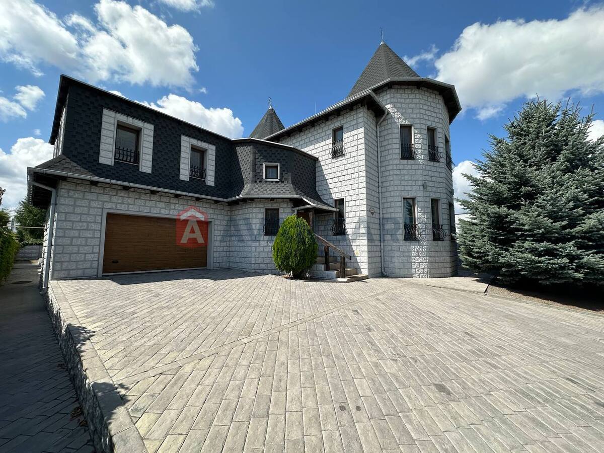 �������, 740 ��.�. ���� 1