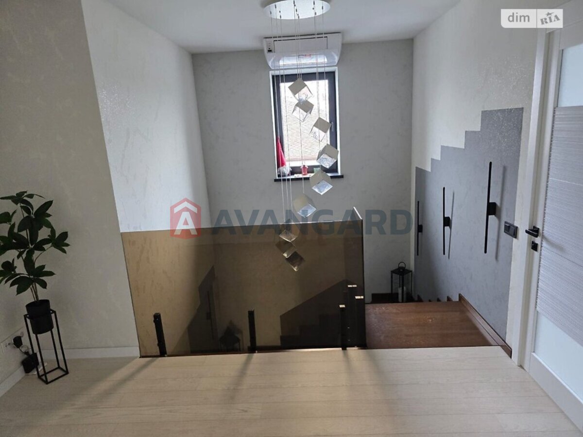 �������, 325 ��.�. ���� 9