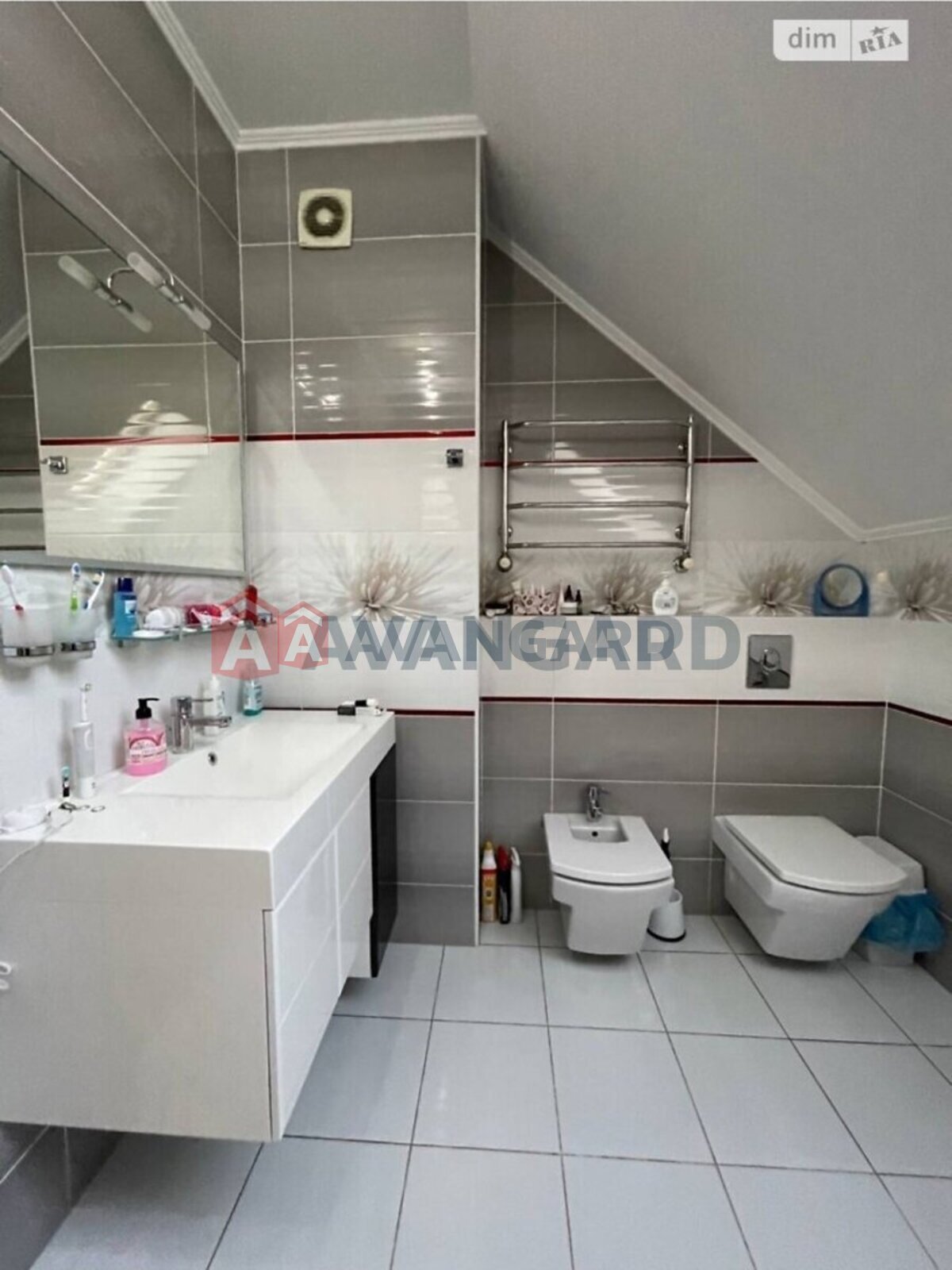 �������, 220 ��.�. ���� 9