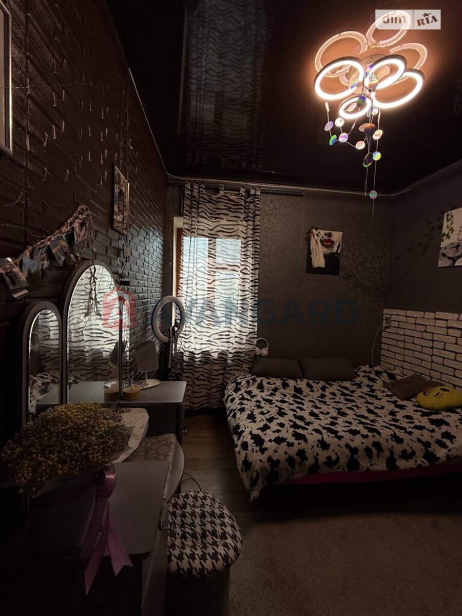 �������, 85 ��.�. ���� 14