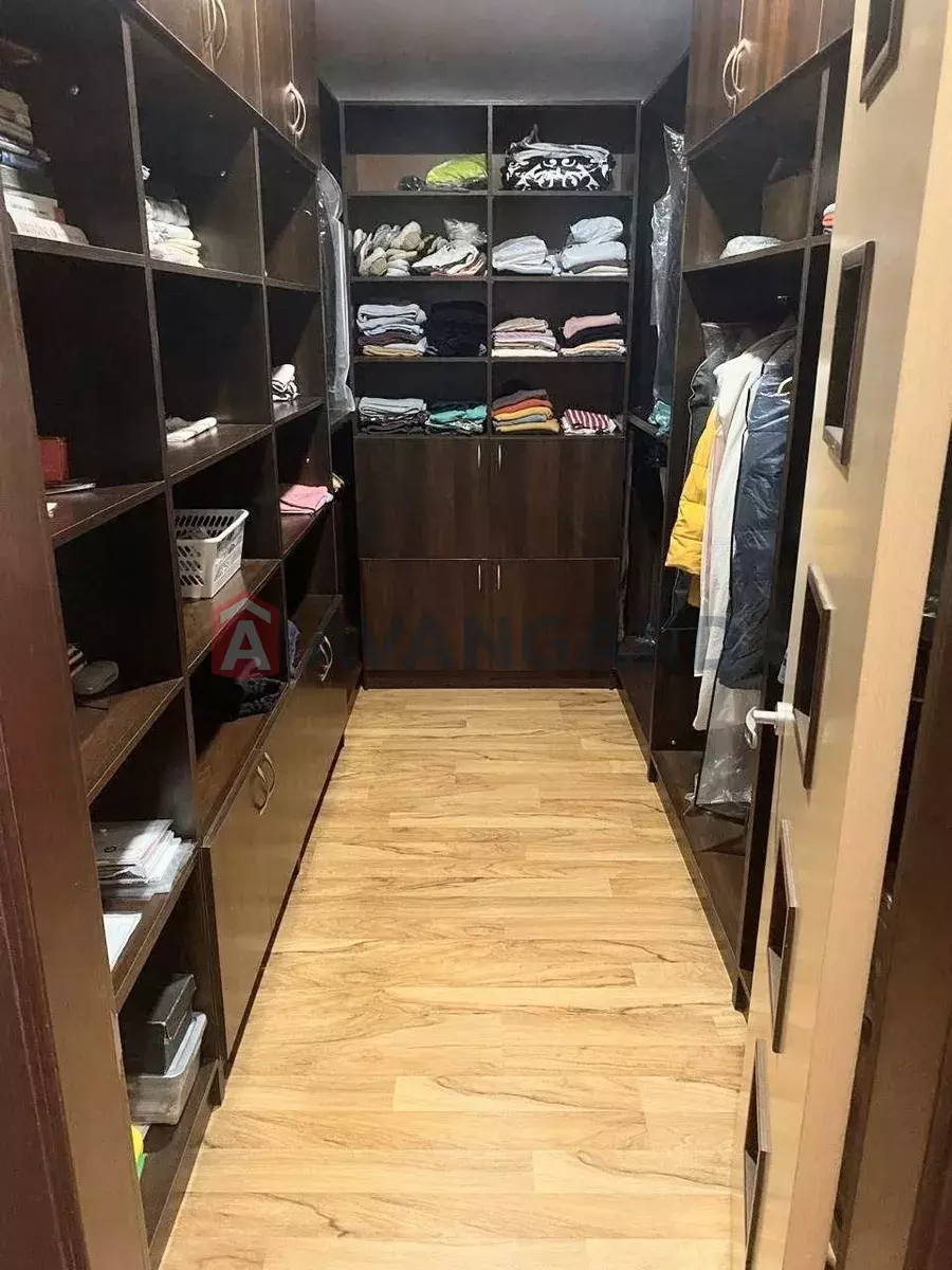 �������, 230 ��.�. ���� 5