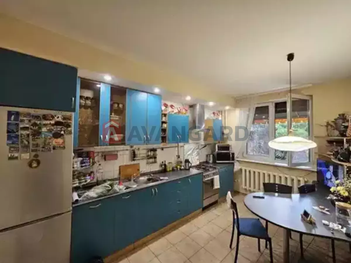 �������, 230 ��.�. ���� 11