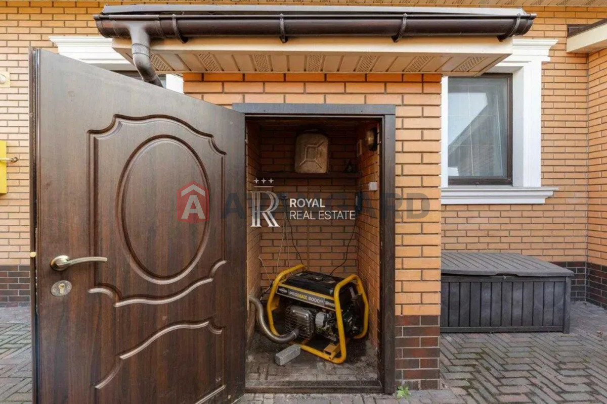 �������, 250 ��.�. ���� 19