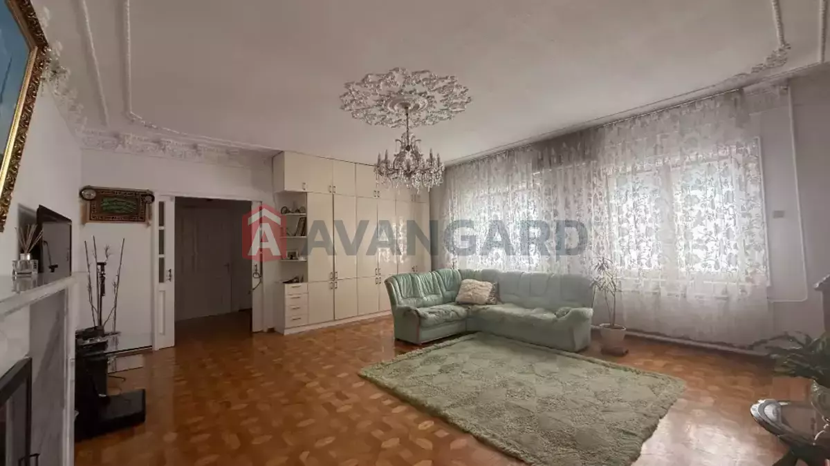 �������, 300 ��.�. ���� 2