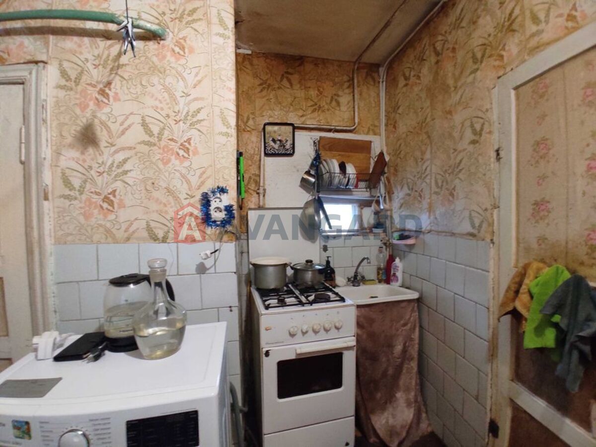 ������� �������, 50 ��.�. ���� 9