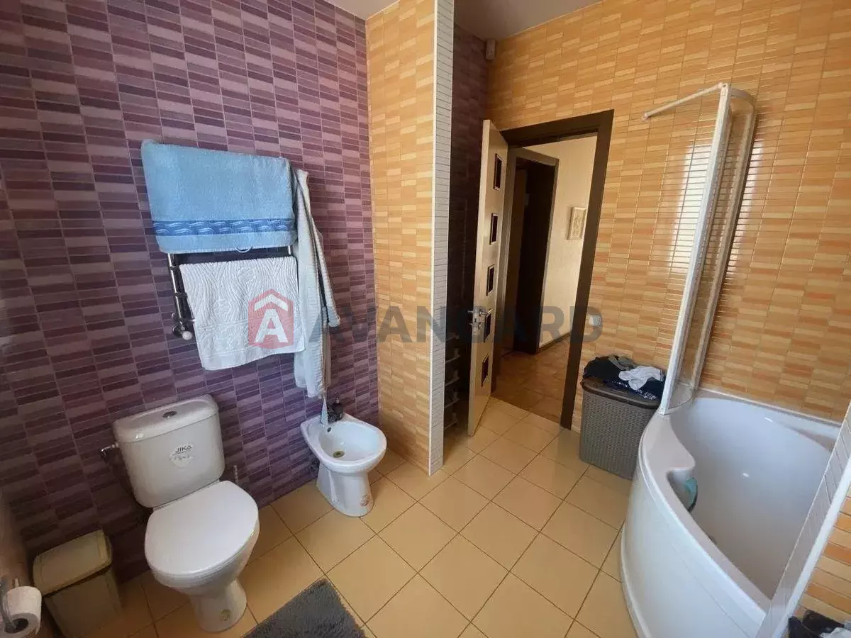 �������, 230 ��.�. ���� 18