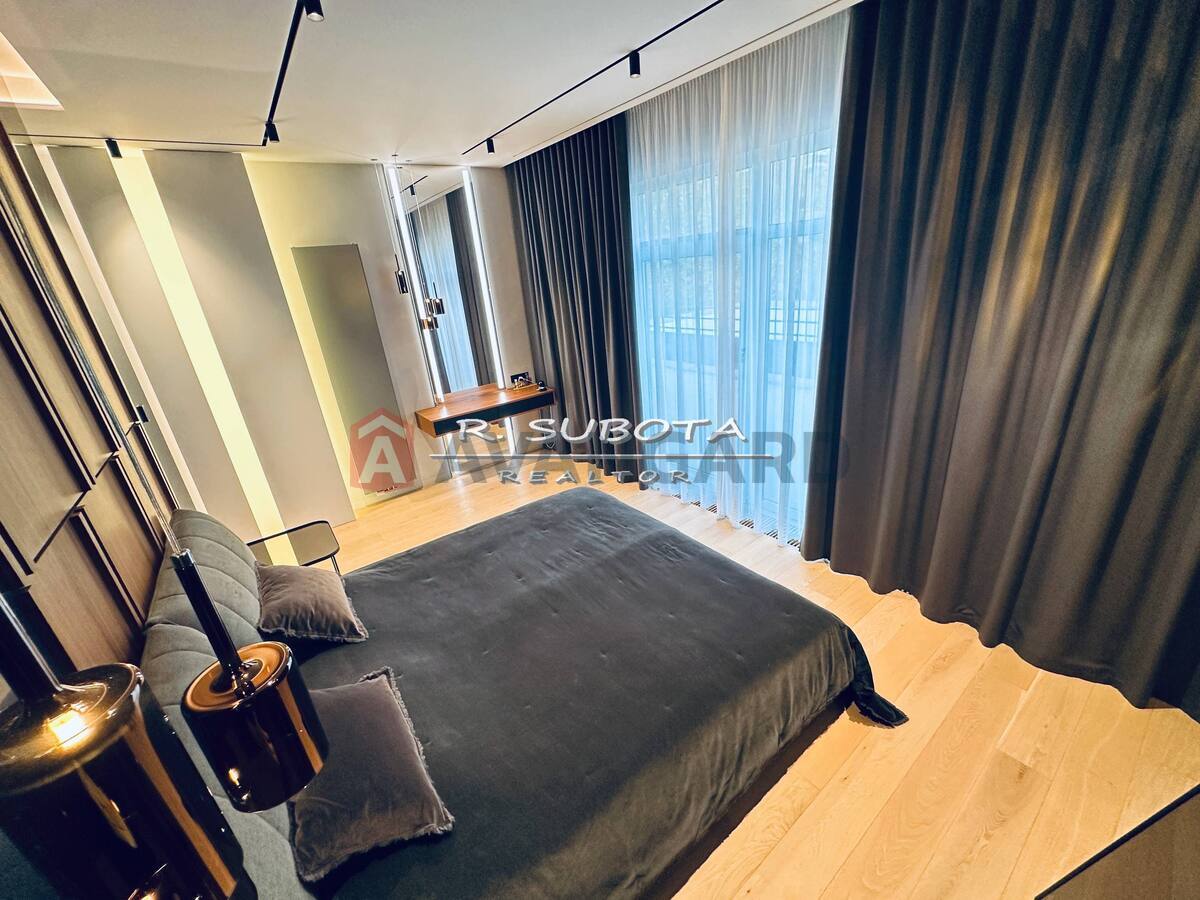 �������, 300 ��.�. ���� 4