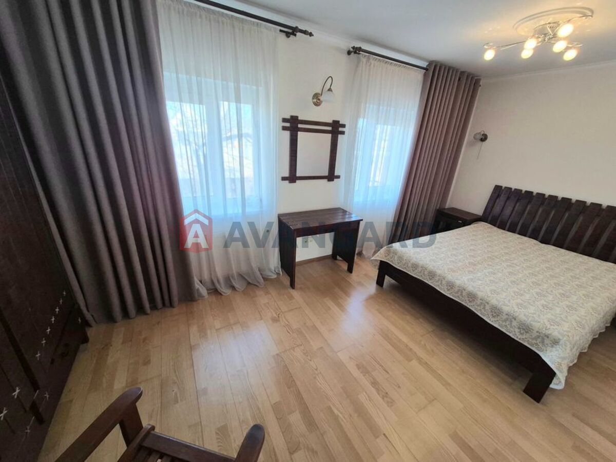 �������, 176 ��.�. ���� 10